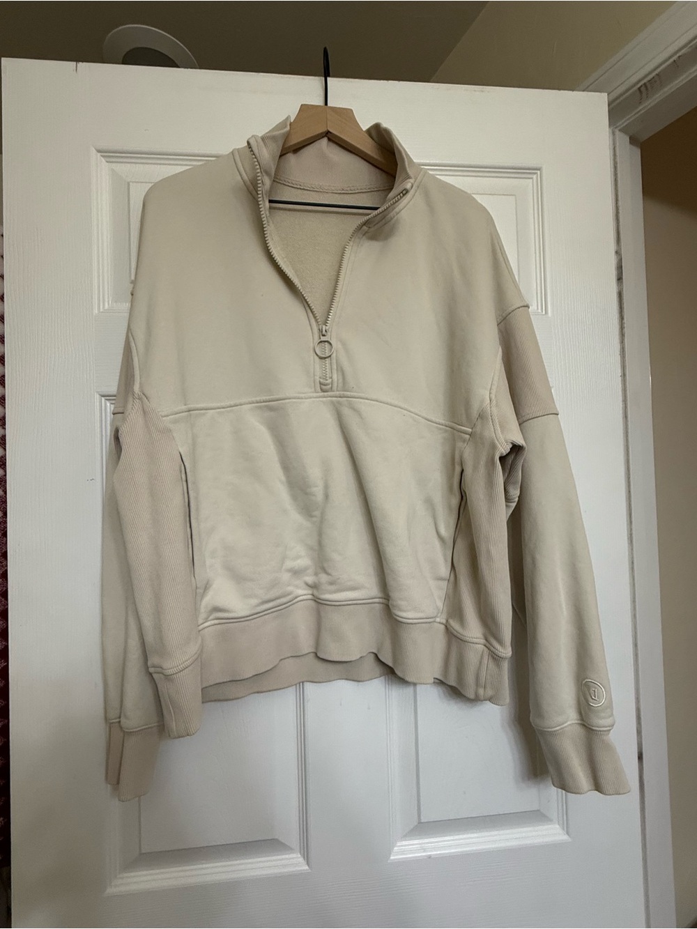 Vuori Women's Cream V-Neck Half-Zip Sweater